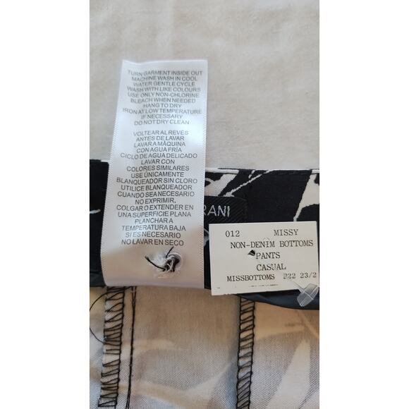 NWT Mario Serrani Italy Comfort Stretch Control non-denim Bermuda Shorts Sz 12 - Picture 12 of 13